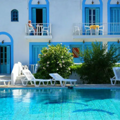 Отель Katerina Apartments Греция, Калимнос - отзывы, цены и фото номеров - забронировать отель Katerina Apartments онлайн бассейн фото 2