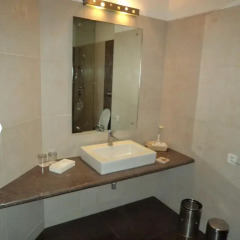 Отель Mapple Emerald 3* Номер Делюкс с различными типами кроватей фото 2