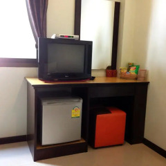 Отель Bt Inn Patong 3* Улучшенный номер двуспальная кровать фото 2