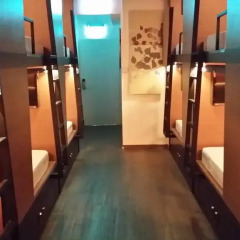 Отель Chic Capsule Otel 2* Кровать в женском общем номере фото 9
