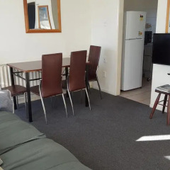 Отель Kowhai & Colonial Motel 3* Студия с различными типами кроватей фото 4
