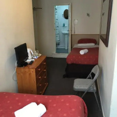 Smiths Hotel 2* Стандартный номер фото 5