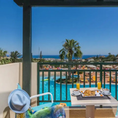 Отель Asterias Village Resort балкон