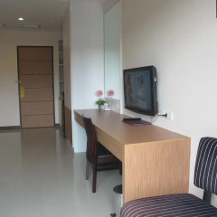 Отель Phuket Jula Place 3* Улучшенный номер с различными типами кроватей фото 9