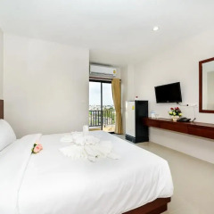 Отель The Topaz Residence 3* Улучшенный номер с разными типами кроватей фото 4