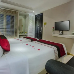 Oriental Central Hotel 3* Улучшенный номер с 2 отдельными кроватями фото 5