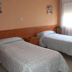 Отель Hostal Cal Siles Испания, Эль-Прат-де-Льобрегат - отзывы, цены и фото номеров - забронировать отель Hostal Cal Siles онлайн комната для гостей фото 3