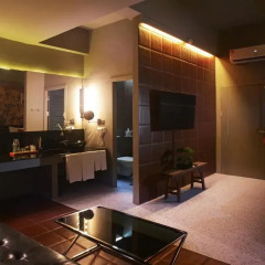 Sino House Phuket Hotel 3* Улучшенный номер с различными типами кроватей фото 17