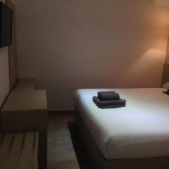 Отель Hostalin Barcelona Pg. de Gràcia 3* Стандартный номер с двуспальной кроватью фото 9