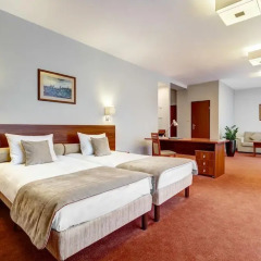 Metropol Hotel 3* Стандартный семейный номер с разными типами кроватей фото 4