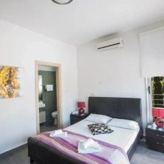 Отель Chloe Luxury Villa комната для гостей фото 2