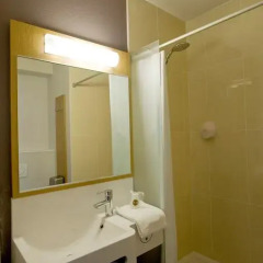 Отель B&B Hôtel Paris Romainville Noisy le Sec 2* Стандартный номер с 2 отдельными кроватями фото 3