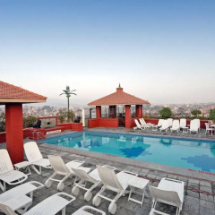 Отель Radisson Hotel Kathmandu Непал, Катманду - отзывы, цены и фото номеров - забронировать отель Radisson Hotel Kathmandu онлайн бассейн