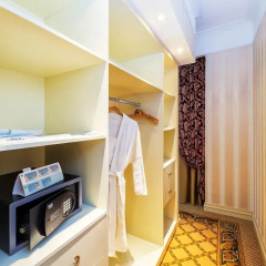 Гостиница Korston Tower сейф в номере