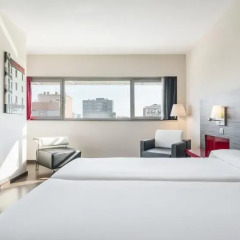 Отель ILUNION Barcelona 4* Стандартный номер с различными типами кроватей фото 29