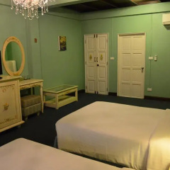 Отель The Colored House Jomtien Стандартный номер с 2 отдельными кроватями фото 2