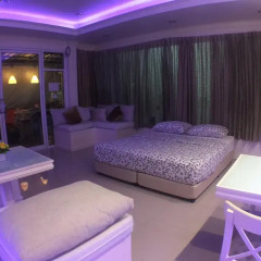 Отель Phuket Airport Suites & Lounge Bar - Club 96 Люкс с двуспальной кроватью