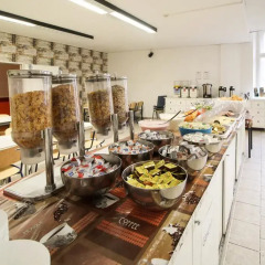 Отель Metropol Hostel Berlin Германия, Берлин - 12 отзывов об отеле, цены и фото номеров - забронировать отель Metropol Hostel Berlin онлайн питание фото 3