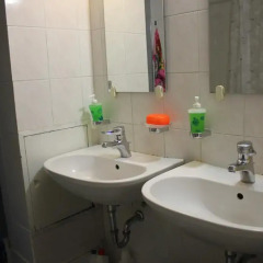 Гостиница Hostel Malibu - Oazis в Москве 7 отзывов об отеле, цены и фото номеров - забронировать гостиницу Hostel Malibu - Oazis онлайн Москва ванная фото 2