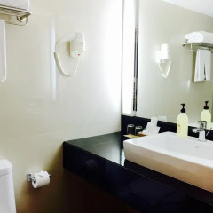 Indra Regent Hotel 4* Стандартный номер с различными типами кроватей фото 2
