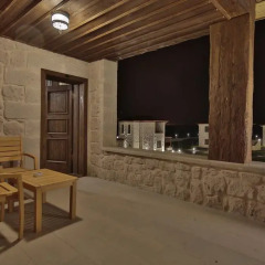 Elevres Stone House Hotel 4* Люкс повышенной комфортности с различными типами кроватей фото 11