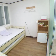 Отель Shinchon Hongdae Guesthouse 2* Стандартный номер с различными типами кроватей фото 4