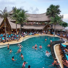 Отель THE HAVEN SUITES Bali Berawa бассейн фото 2