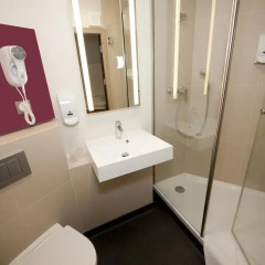 B&B Hotel Lódz Centrum 2* Стандартный номер с различными типами кроватей фото 3