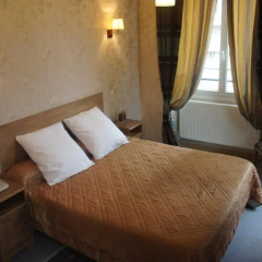 Отель Hôtel Les Chansonniers Стандартный номер с двуспальной кроватью