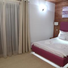 La Monitori In Sinaia Romania From 108 Photos Reviews Zenhotels Com