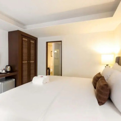 Отель New Patong Premier Resort 3* Улучшенный номер с двуспальной кроватью фото 6