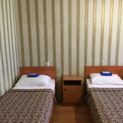 Гостиница Авиатор Кровать в общем номере с двухъярусной кроватью