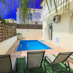 Отель Villa Florie Кипр, Протарас - отзывы, цены и фото номеров - забронировать отель Villa Florie онлайн бассейн фото 3