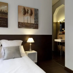 THC Latina Hostel Стандартный номер с 2 отдельными кроватями фото 4