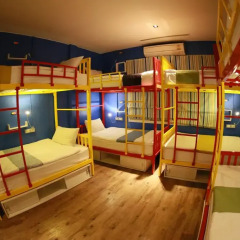 Fin Hostel Phuket Улучшенный номер фото 9