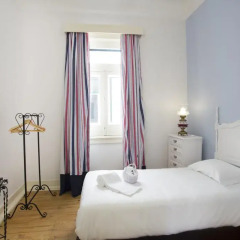 Отель Typical Lisbon Guest House Стандартный номер с различными типами кроватей фото 2