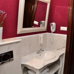 Отель SleepWalker Boutique Suites 3* Номер Делюкс с двуспальной кроватью фото 13
