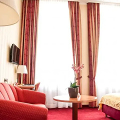 Отель Opera Suites 4* Улучшенный номер с различными типами кроватей фото 14