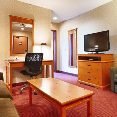 Отель BEST WESTERN PLUS Valemount Inn & Suites 3* Люкс с различными типами кроватей