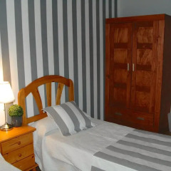 Отель Hostal Cervantes комната для гостей фото 3