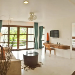 Отель Montalay Beach Resort Koh Tao 3* Люкс с различными типами кроватей