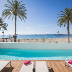 Отель One Ibiza Suites бассейн