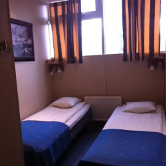 Отель Vanadis Hotell & Bad сейф в номере