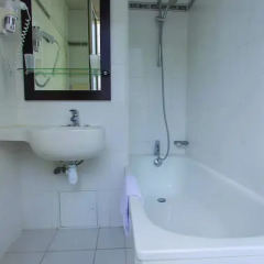 Отель Lilas Gambetta 2* Стандартный номер с различными типами кроватей фото 5