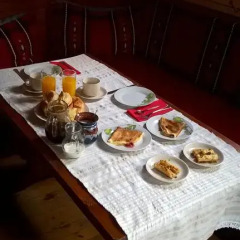 Отель Bonchova House Guest House питание