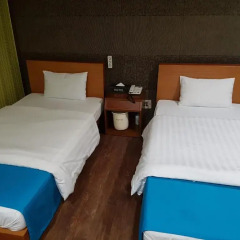 Hotel At Home 2* Стандартный номер с 2 отдельными кроватями фото 2