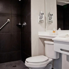 Отель City Express La Raza 3* Стандартный номер фото 6