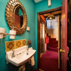 Апартаменты Trembling Madness Apartments Йорк ванная