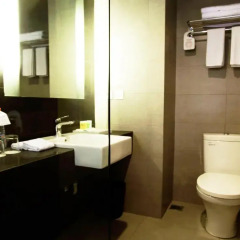 Отель Swiss-Belinn Legian 3* Улучшенный номер с различными типами кроватей фото 3