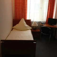 Hotel Schwarzer Bär 3* Стандартный номер с 2 отдельными кроватями (общая ванная комната) фото 2